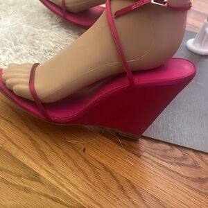 Raye hot pink silk wedge dress sandals sz9.